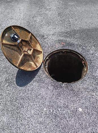 智能井盖,自装“智慧大脑”确保市民“脚下安全” 智能井盖,自装“智慧大脑”确保市民“脚下安全”